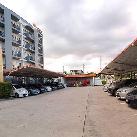 Room 9 Residence (Adults Only) Pluak Daeng Exterior foto